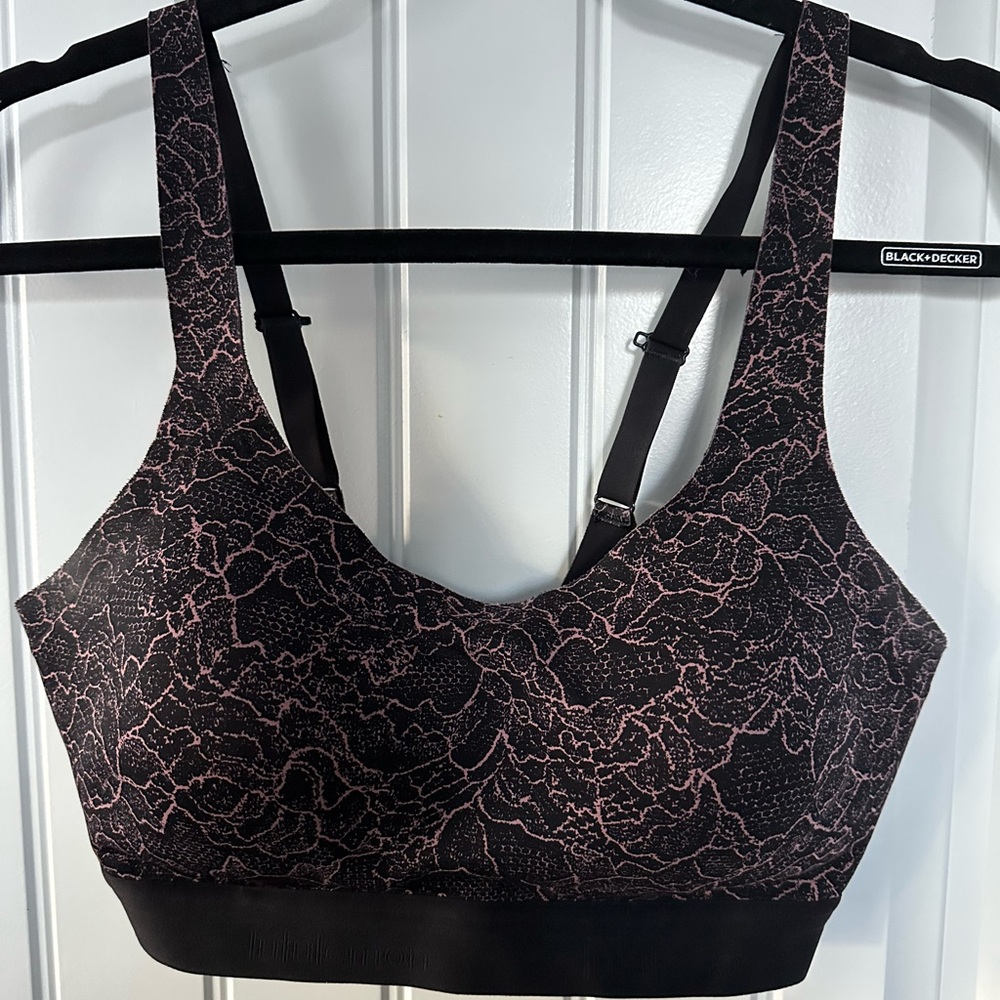 Lululemon Athletica Lace Pattern Sports Bra - Black & Pink